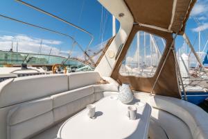 Bateaux-hotels yacht vedette Arlequin : photos des chambres