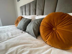 New Stylish House - Sleeps 7 - Free Parking - Contractors Welcome - Wifi