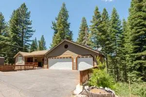 Skyline Manor - Fallen Leaf