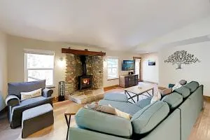 Homewood Cabin Among the Pines - Tahoe Pines