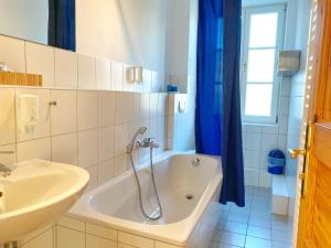 Sassnitz - Seaside Appartements Seaside Appartements, "Dark Blue"