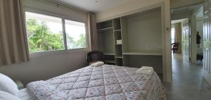 Noor Villa - Luxury 3 Bed, 2 Bath Apartment with Stunning Panoramic Sea View, Private Beach