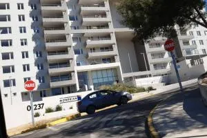 CONDOMINIO MONDRIAN - El Retiro