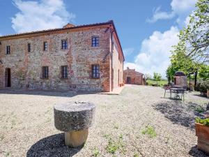 Apartment in Peccioli with Pool and Wine Tasting