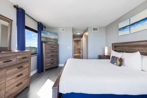 Oceanfront Penthouse, Two-Story, 3 Bedrooms