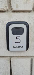 GATED AND VERY SECURED WHITE HOUSE 6 MINS FROM THE BEACH