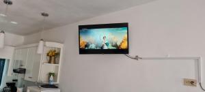 GATED AND VERY SECURED WHITE HOUSE 6 MINS FROM THE BEACH