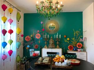 Maisons de vacances Joyeuse villa de 2 chambres avec jardin fleuri : photos des chambres