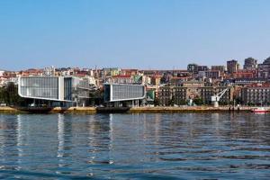 A un paso de la bahía de Santander,para 6! La ciudad a pie!