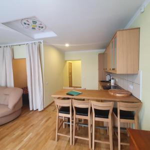 HOT RIGA ERNESTINES IELA 7-7 ENJOY THE FEEL Of HOME AND HISTORY!