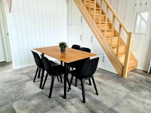 Lovely new 2-bedroom EV friendly apartment