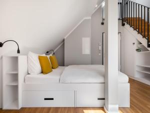 Extra Large Studio with Kitchenette and Sofa Bed - Duplex room in Munico Apartments