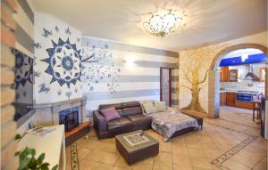 2 Bedroom Lovely Home In Anzio