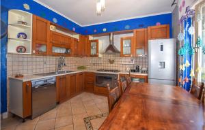 2 Bedroom Lovely Home In Anzio