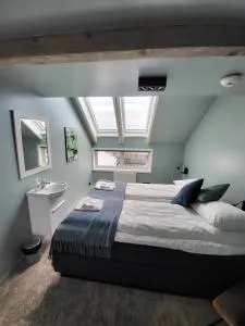 Brygga Restaurant and Rooms - Å