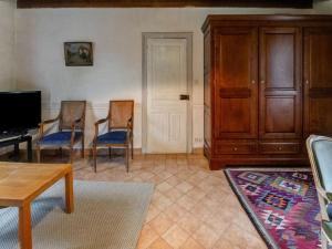 Maisons de vacances Pretty Holiday Home in Golleville with Private Garden : photos des chambres