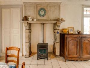 Maisons de vacances Pretty Holiday Home in Golleville with Private Garden : photos des chambres