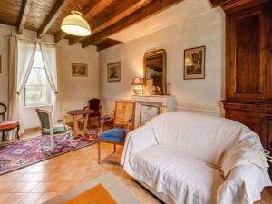 Maisons de vacances Pretty Holiday Home in Golleville with Private Garden : photos des chambres
