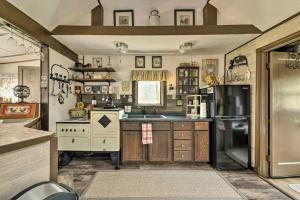 Lovely Couples Escape on Mississippi River!