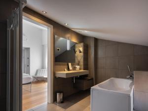 HEART OF TRENTO Loft & Rooms