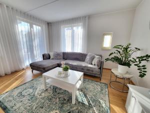 City Center Bright Home