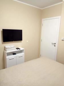 Apartment Cherry Gold