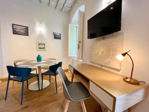 LAngolo dei Poeti (The Poets Corner)