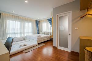 Olivia Beach Sea and Sky Pool Villa Huahin