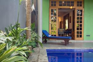 Barefoot Bungalow Hikka