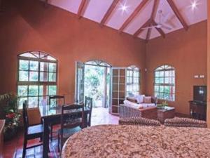 3 Architectural Homes, Wi-fi and Pool