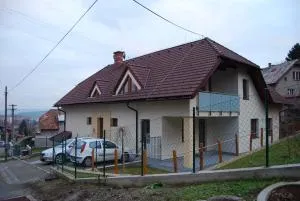 艾米利亚公寓 - 鲁容贝罗克