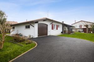 Maisons de vacances Belle maison 3 avec piscine & veranda a Tarnos 10 min plage - Welkeys : photos des chambres