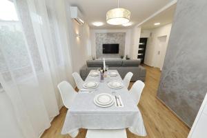 Apartment and room Mare