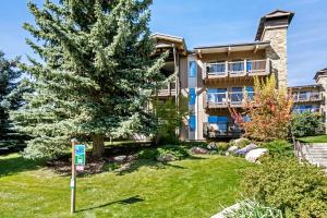 Woodbridge Condo by Snowmass Vacations