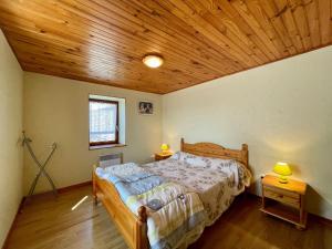 Maisons de vacances Gite Ceyssac, 4 pieces, 6 personnes - FR-1-582-181 : photos des chambres