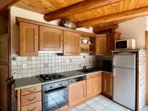 Maisons de vacances Gite Saint-Ilpize, 4 pieces, 8 personnes - FR-1-582-207 : photos des chambres