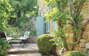 Maisons de vacances Amazing Home In Castelnau-valence With 2 Bedrooms : photos des chambres