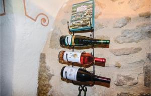 Maisons de vacances Amazing Home In Castelnau-valence With Kitchen : photos des chambres