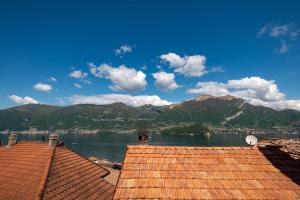 Cottage on the lake