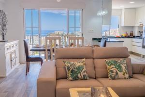 Panamanian Blue Sea View Flat