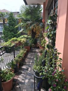 Appartamento con 3 camere 3 bagni e posto auto Libri e Giardini