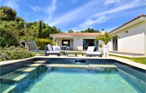 Nice Home In St Laurent Des Arbres With Wifi, Private Swimming Pool And 3 Bedrooms