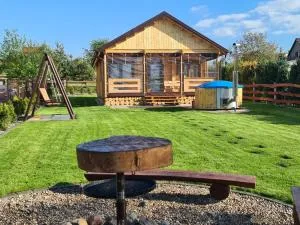 Siedlisko nr 5A nad jeziorem Skarlińskim, jezioro, mazury, domki letniskowe, bania - Osetno