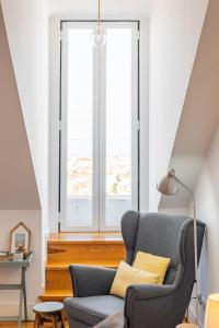 Bright Tailor Made Flat With a View in Estrela