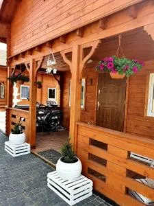 Noclegi "LAS WYPAS" - 1 domek drewniany całoroczny dla 8 osób, 1 domek drewniany całoroczny dla 6 osób, Apartament Leśny dla 3 osób - Kocień Wielki