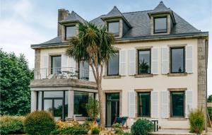 Appartements Awesome Apartment In Concarneau With Wifi, 1 Bedrooms And Heated Swimming Pool : photos des chambres