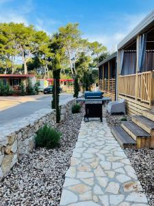 Iris Holiday Homes - Camping park Soline