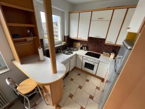 Spacious 3bd top floor flat close to lake (103m²)