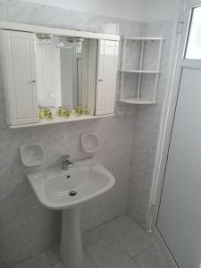 Soulas apart -Ρέα-