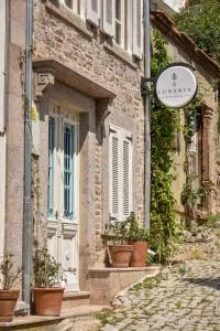 Lunaria Guest House - Gomec